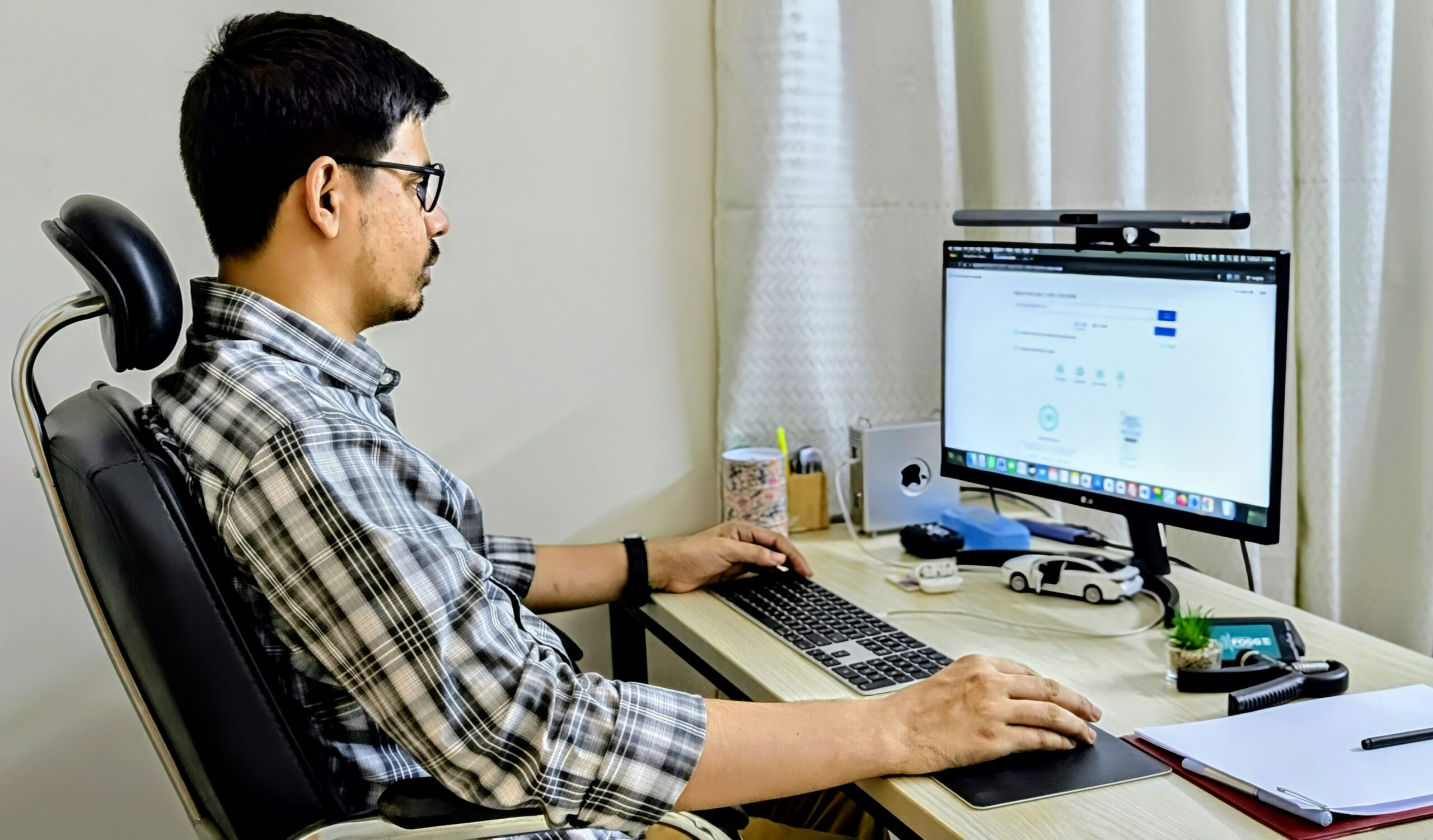 team member auditing website in pagespeed insights